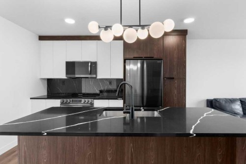 12 Violet Point, Sylvan Lake, AB - Indoor Photo Showing Kitchen