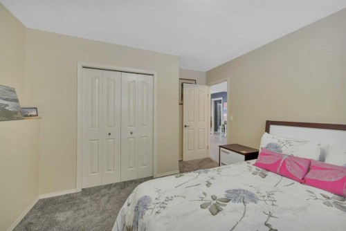 114 Old Boomer Road, Sylvan Lake, AB - Indoor Photo Showing Bedroom
