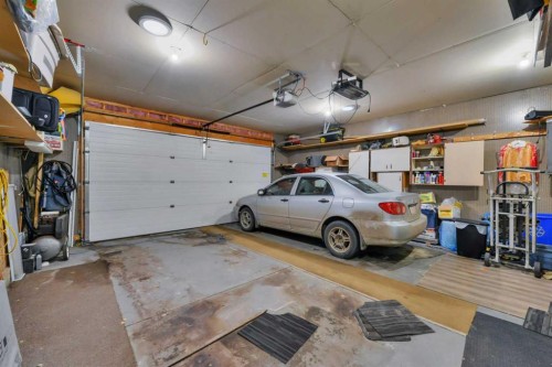 114 Old Boomer Road, Sylvan Lake, AB - Indoor Photo Showing Garage