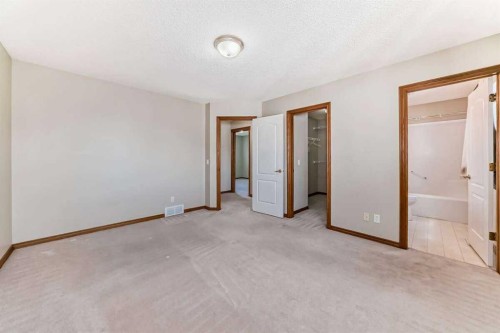 42 Somerside Place Sw, Calgary, AB - Indoor Photo Showing Other Room