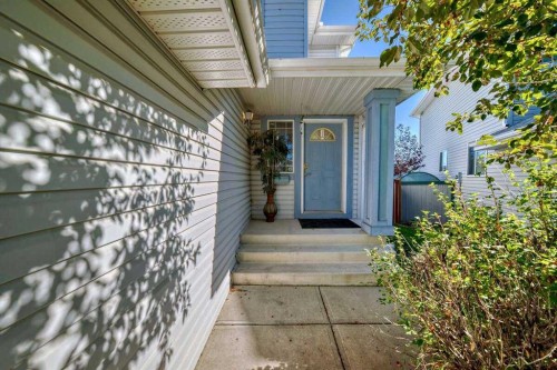 42 Somerside Place Sw, Calgary, AB - Outdoor