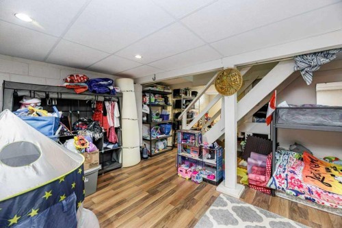 22 Poplar Crescent, Springbrook, AB - Indoor