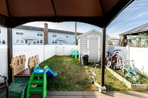 22 Poplar Crescent, Springbrook, AB - Outdoor