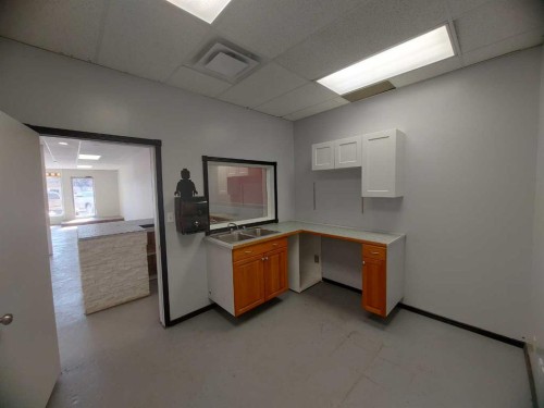 4801 51 Avenue, Red Deer, AB 