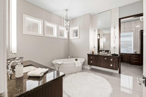 32 Sawyer Close, Red Deer, AB - Indoor Photo Showing Bathroom
