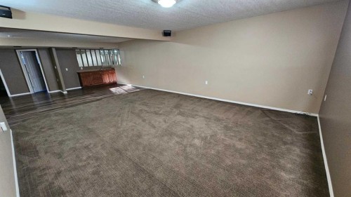 5112 52 Avenue, Consort, AB - Indoor Photo Showing Other Room