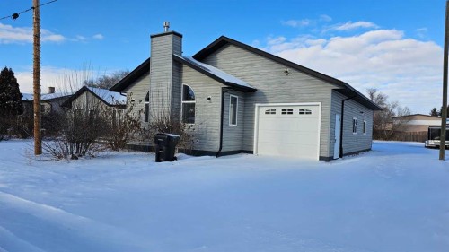 5112 52 Avenue, Consort, AB - Outdoor