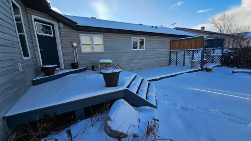 5112 52 Avenue, Consort, AB - Outdoor With Exterior