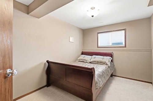 14 Winston Place, Blackfalds, AB - Indoor Photo Showing Bedroom