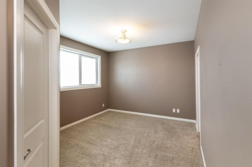 6321 58 Avenue, Innisfail, AB - Indoor Photo Showing Other Room