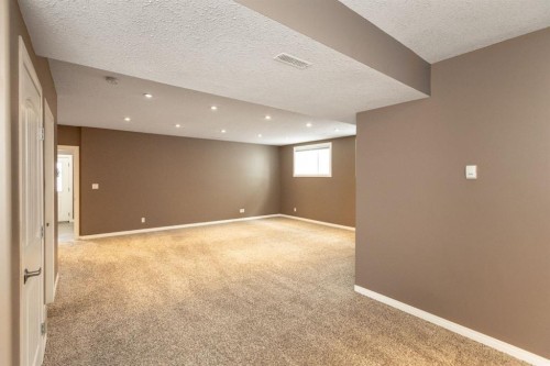 6321 58 Avenue, Innisfail, AB - Indoor Photo Showing Other Room