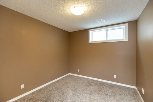 6321 58 Avenue, Innisfail, AB - Indoor Photo Showing Other Room
