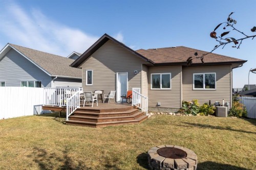 6321 58 Avenue, Innisfail, AB - Outdoor With Exterior