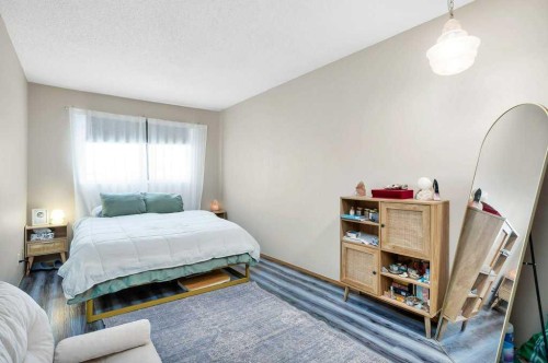 181 Baile Close, Red Deer, AB - Indoor Photo Showing Bedroom