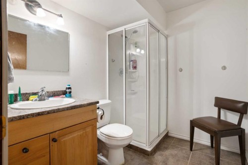 2 Grand Park Crescent, Camrose, AB - Indoor Photo Showing Bathroom