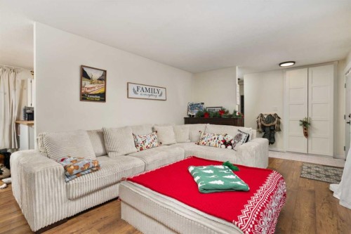 2 Grand Park Crescent, Camrose, AB - Indoor Photo Showing Living Room