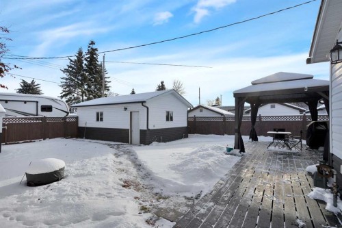 4919 47 Street, Mirror, AB - Outdoor
