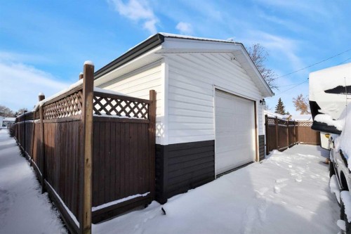 4919 47 Street, Mirror, AB - Outdoor With Exterior