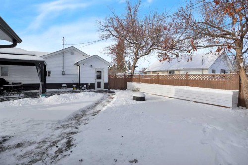 4919 47 Street, Mirror, AB - Outdoor