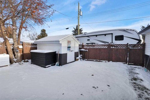 4919 47 Street, Mirror, AB - Outdoor