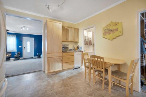 4919 47 Street, Mirror, AB - Indoor