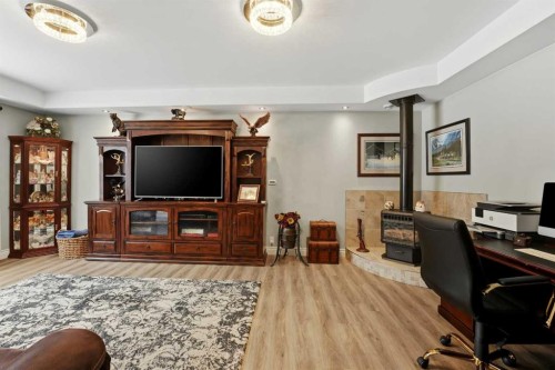 3722 44 Avenue, Red Deer, AB - Indoor Photo Showing Office