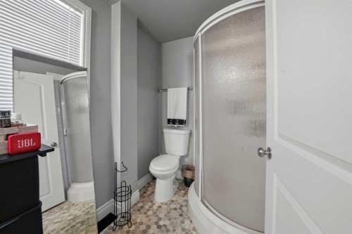 3722 44 Avenue, Red Deer, AB - Indoor Photo Showing Bathroom