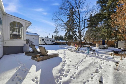 3722 44 Avenue, Red Deer, AB - Outdoor