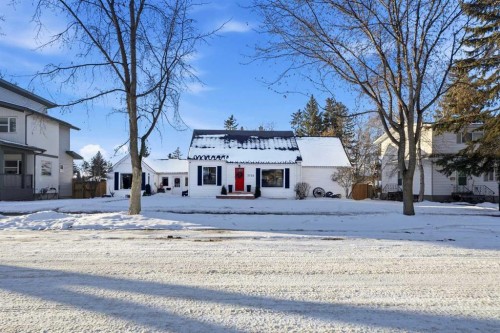 3722 44 Avenue, Red Deer, AB - Outdoor