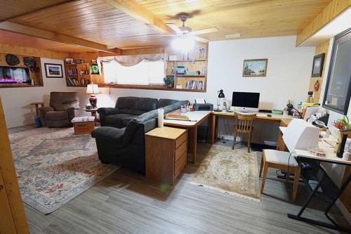 4706 Heirloom Crescent, Taber, AB - Indoor