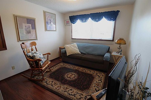 4706 Heirloom Crescent, Taber, AB - Indoor