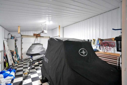 34 Beach Street East, Rochon Sands, AB - Indoor