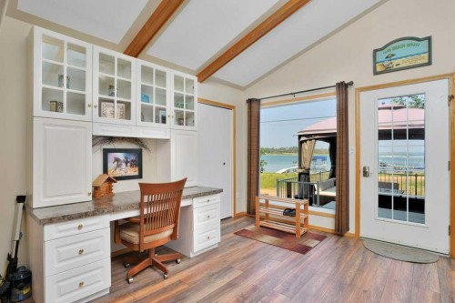 34 Beach Street East, Rochon Sands, AB - Indoor Photo Showing Other Room