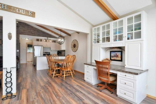 34 Beach Street East, Rochon Sands, AB - Indoor