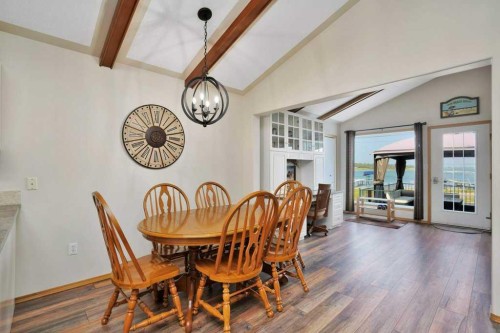 34 Beach Street East, Rochon Sands, AB - Indoor Photo Showing Dining Room