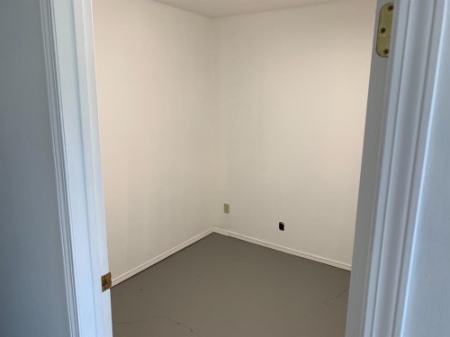 Bay #1 & 2-4000 Landry Avenue, Rural Red Deer County, AB 