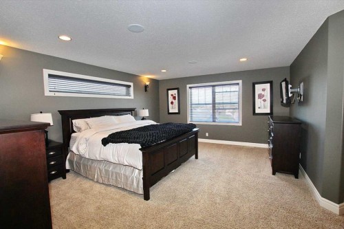 6 Laurel Close, Sylvan Lake, AB - Indoor Photo Showing Bedroom