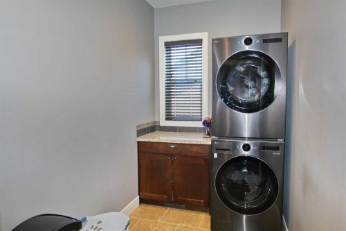 6 Laurel Close, Sylvan Lake, AB - Indoor Photo Showing Laundry Room