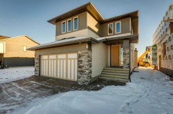 613 Sailfin Drive  Rural Rocky View County, AB T3Z 2G7