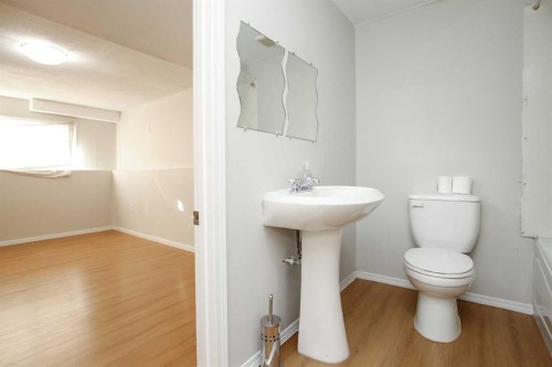 72 Ironstone Drive, Red Deer, AB - Indoor Photo Showing Bathroom