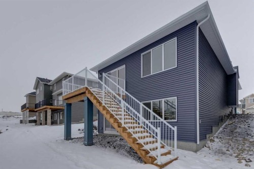 1402 Bayview Crescent Sw, Airdrie, AB - Outdoor