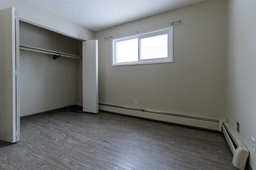 101 - 410-4721 55 Street, Red Deer, AB - Indoor Photo Showing Other Room