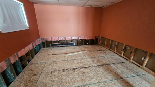 5006 Alexander Avenue, Coronation, AB - Indoor Photo Showing Other Room