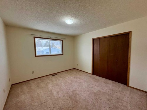 4304 56 Avenue, Innisfail, AB - Indoor Photo Showing Other Room