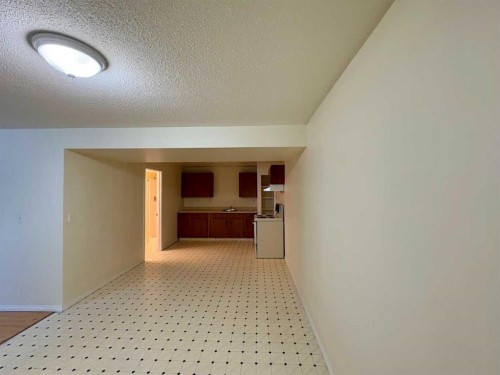 4304 56 Avenue, Innisfail, AB - Indoor