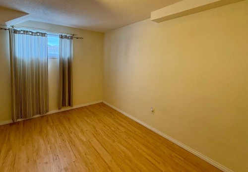 4304 56 Avenue, Innisfail, AB - Indoor Photo Showing Other Room