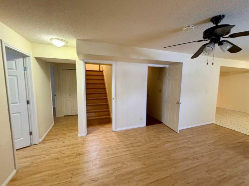 4304 56 Avenue, Innisfail, AB - Indoor Photo Showing Other Room