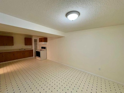 4304 56 Avenue, Innisfail, AB - Indoor Photo Showing Other Room