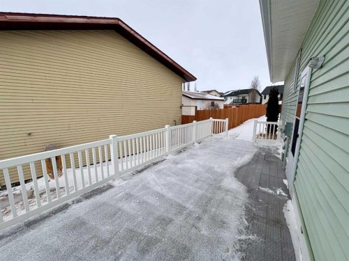 4304 56 Avenue, Innisfail, AB - Outdoor With Deck Patio Veranda With Exterior