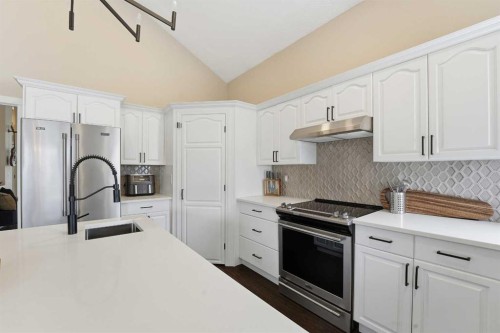 90 Allison Crescent, Red Deer, AB - Indoor Photo Showing Kitchen With Upgraded Kitchen